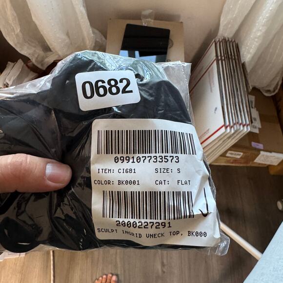 J.Crew Classic Sculpt Lana Bikini Top SZ S Black V-Neck Removable Pad Adjustable - Picture 9 of 9